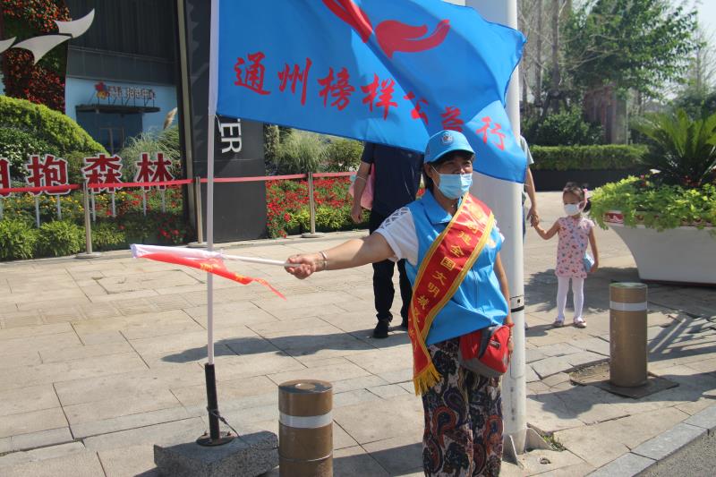 <strong>大鸡吧干入女人BB视频</strong>